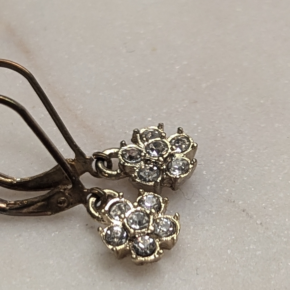 Elegant 18 kt gp Gold Rhinestone Flower drop Earrings - Picture 7 of 10